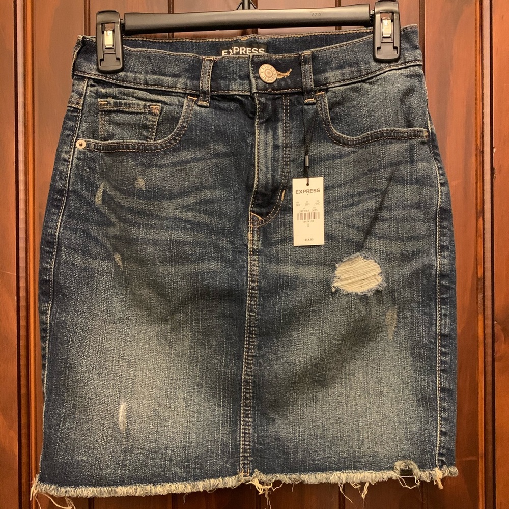 EXPRESS Jean Skirt Size 0 NWT $54.95